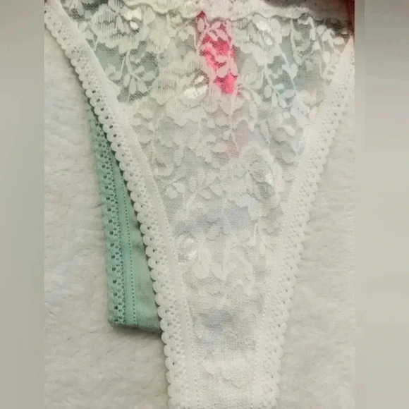 BETSEY JOHNSON PACK OF  5 LACE THONGS L - Picture 2 of 5